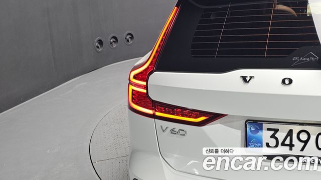 Volvo V60 Cross Country (II) B5 Ultra AWD 2025 — фото 23