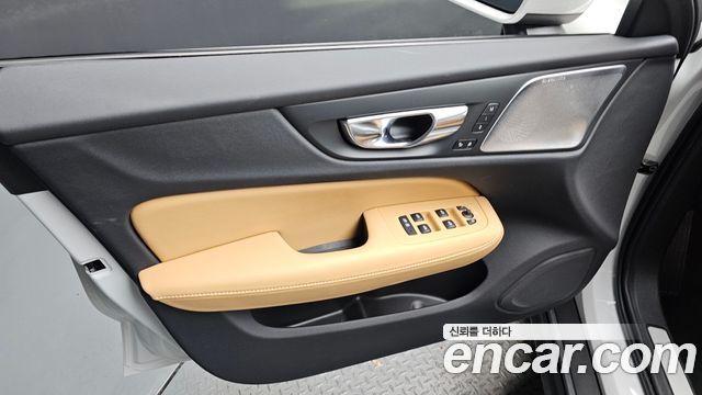 Volvo V60 Cross Country (II) B5 Ultra AWD 2025 — фото 24