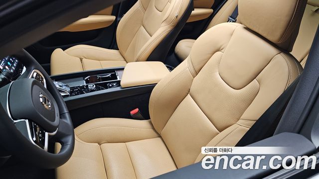 Volvo V60 Cross Country (II) B5 Ultra AWD 2025 — фото 28
