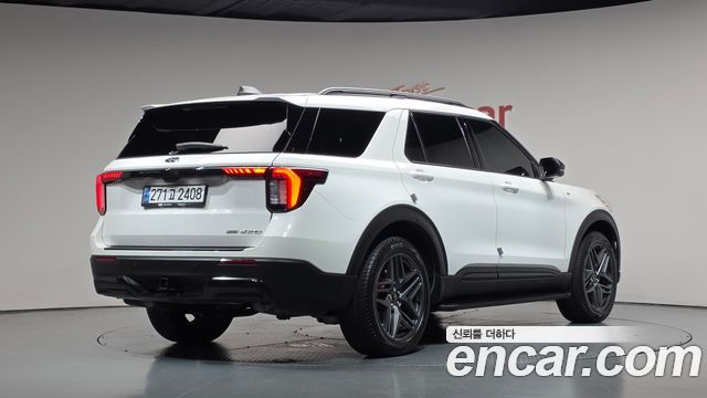 Ford Explorer (VI) 2.3 ST-Line 4WD 2025 — фото 2