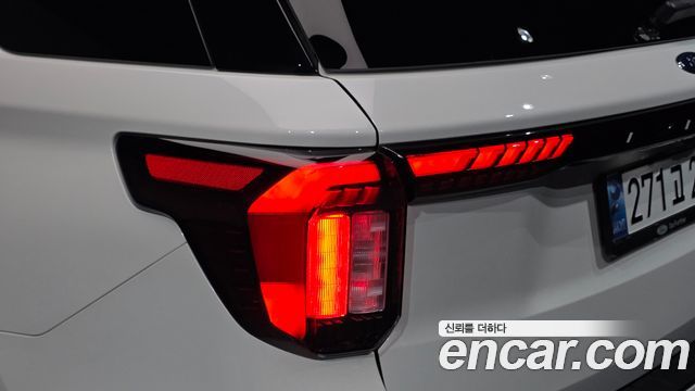 Ford Explorer (VI) 2.3 ST-Line 4WD 2025 — фото 23