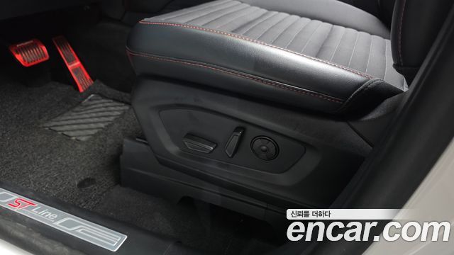 Ford Explorer (VI) 2.3 ST-Line 4WD 2025 — фото 33