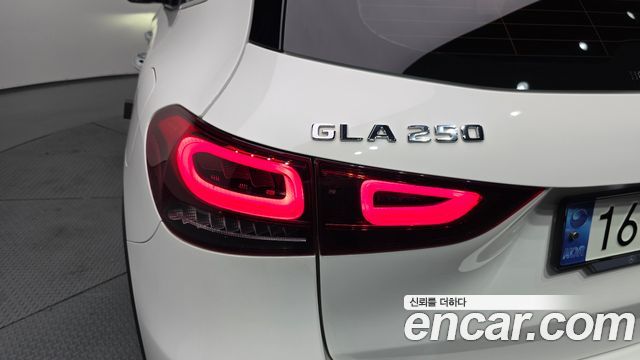 Mercedes-Benz GLA-Class (H247) GLA250 4MATIC 2020 — фото 23