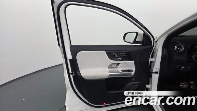 Mercedes-Benz GLA-Class (H247) GLA250 4MATIC 2020 — фото 24