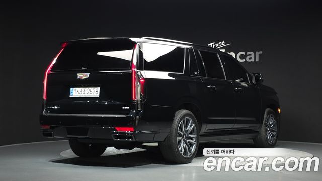 Cadillac Escalade (V) 6.2 ESV ESV Sports Platinum 2023 — фото 2