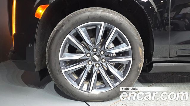 Cadillac Escalade (V) 6.2 ESV ESV Sports Platinum 2023 — фото 5