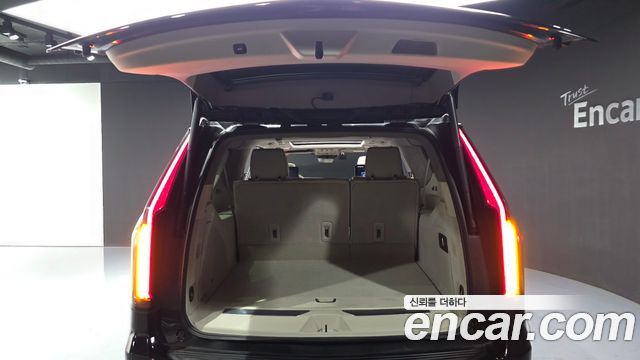 Cadillac Escalade (V) 6.2 ESV ESV Sports Platinum 2023 — фото 20