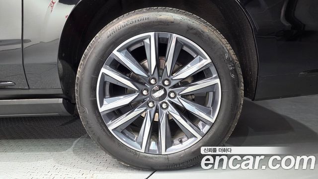 Cadillac Escalade (V) 6.2 ESV ESV Sports Platinum 2023 — фото 21
