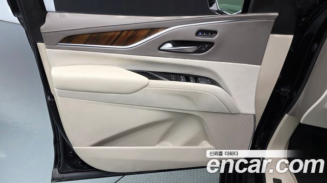 Cadillac Escalade (V) 6.2 ESV ESV Sports Platinum 2023 — фото 24