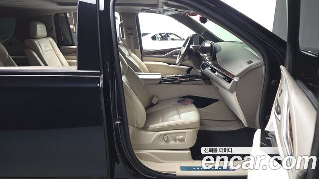 Cadillac Escalade (V) 6.2 ESV ESV Sports Platinum 2023 — фото 26