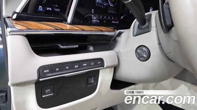 Cadillac Escalade (V) 6.2 ESV ESV Sports Platinum 2023 — фото 29
