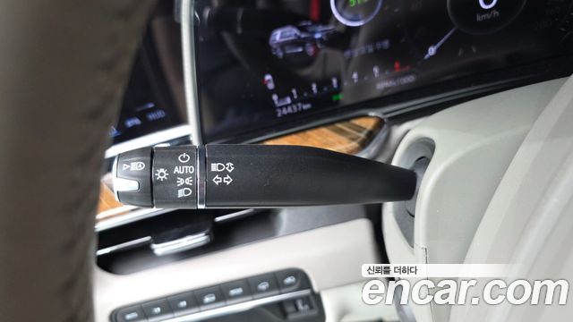 Cadillac Escalade (V) 6.2 ESV ESV Sports Platinum 2023 — фото 30