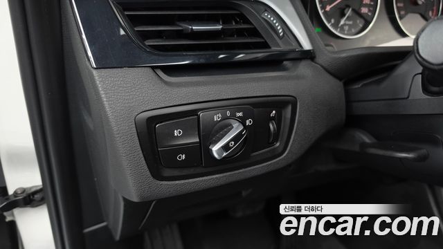BMW X1 (F48) xDrive 20d 2016 — фото 14