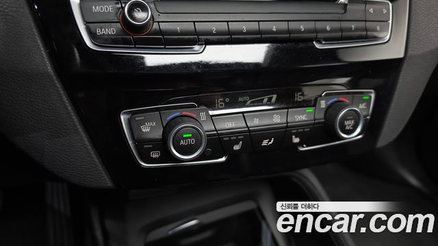 BMW X1 (F48) xDrive 20d 2016 — фото 17