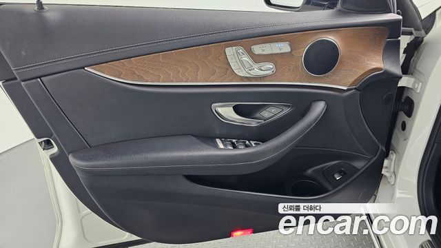 Mercedes-Benz E-Class (W213) E250 Exclusive 2021 — фото 24
