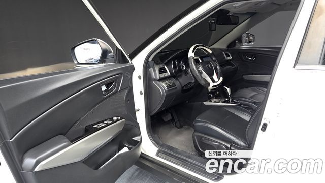 KG Mobility (SsangYong) Tivoli LX 4WD 2016 — фото 10