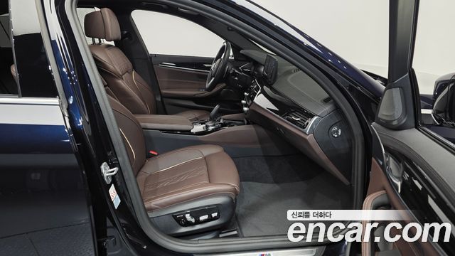 BMW 5 Series (G30) 530i M Sport Package 2023 — фото 11