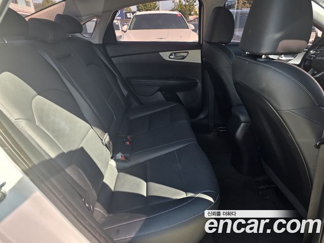 Kia K3 (II) 1.6 Prestige 2022 — фото 18