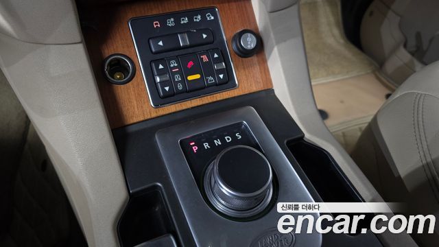 Land Rover Discovery 4 3.0 SDV6 SE 2013 — фото 9