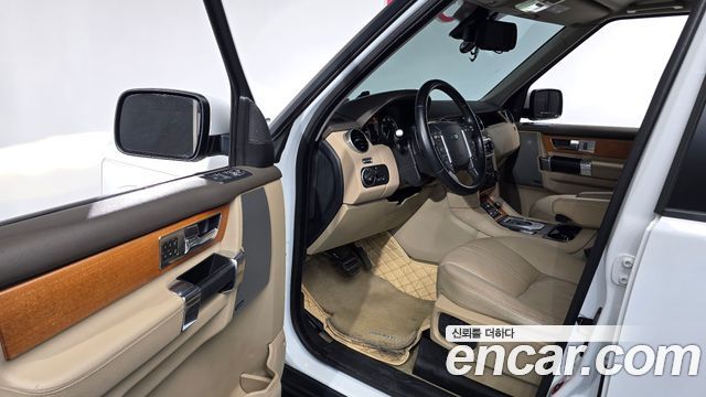 Land Rover Discovery 4 3.0 SDV6 SE 2013 — фото 10
