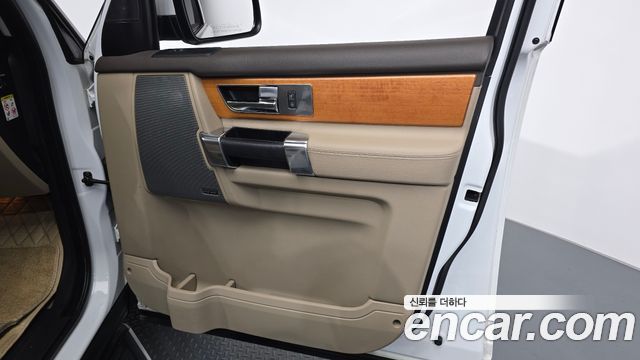 Land Rover Discovery 4 3.0 SDV6 SE 2013 — фото 30