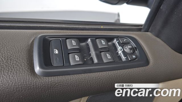 Land Rover Discovery 4 3.0 SDV6 SE 2013 — фото 35