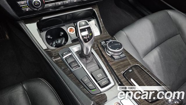 BMW 5 Series (F10) 528i Luxury 2014 — фото 9
