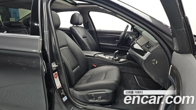 BMW 5 Series (F10) 528i Luxury 2014 — фото 10