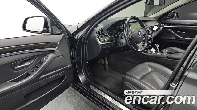 BMW 5 Series (F10) 528i Luxury 2014 — фото 15