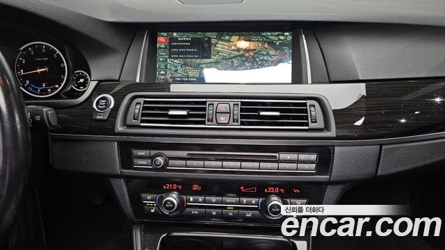 BMW 5 Series (F10) 528i Luxury 2014 — фото 18