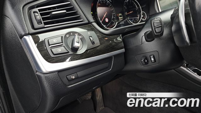 BMW 5 Series (F10) 528i Luxury 2014 — фото 22