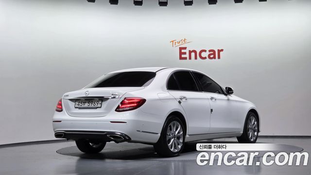 Mercedes-Benz E-Class (W213) E300 4MATIC Exclusive 2018 — фото 2