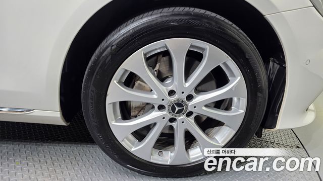 Mercedes-Benz E-Class (W213) E300 4MATIC Exclusive 2018 — фото 5