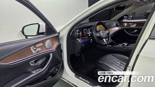 Mercedes-Benz E-Class (W213) E300 4MATIC Exclusive 2018 — фото 10