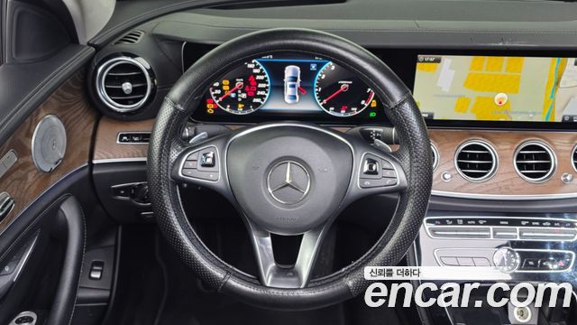 Mercedes-Benz E-Class (W213) E300 4MATIC Exclusive 2018 — фото 13