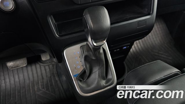 Hyundai Staria 4WD Tourer 9-Seater Modern 2023 — фото 9