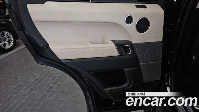 Land Rover Range Rover Sport (II) 3.0 SDV6 HSE Dynamic 2017 — фото 25