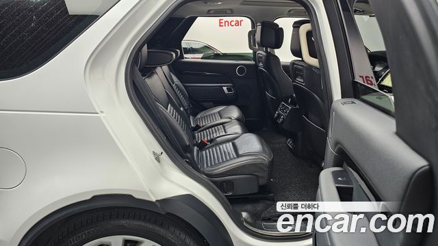 Land Rover Discovery 5 D300 HSE 2022 — фото 12