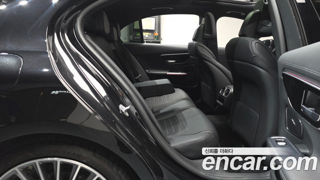Mercedes-Benz C-Class (W206) C300 4MATIC AMG Line 2023 — фото 11