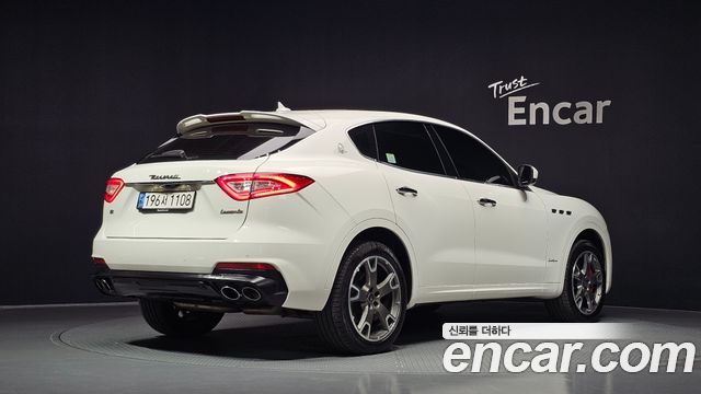 Maserati Levante 3.0 AWD 2020 — фото 2
