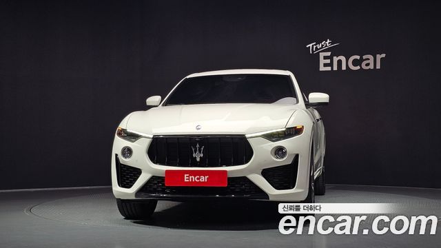 Maserati Levante 3.0 AWD 2020 — фото 3