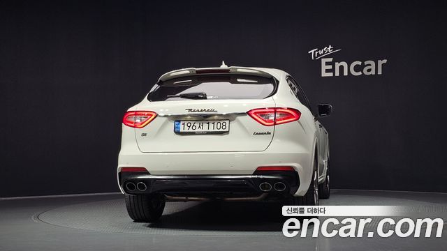 Maserati Levante 3.0 AWD 2020 — фото 4