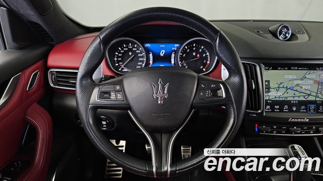 Maserati Levante 3.0 AWD 2020 — фото 13