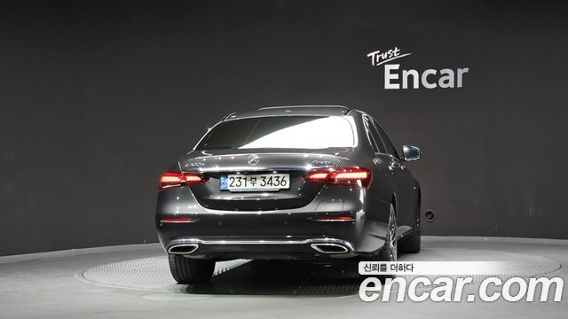 Mercedes-Benz E-Class (W213) E300e 4MATIC Exclusive 2021 — фото 4