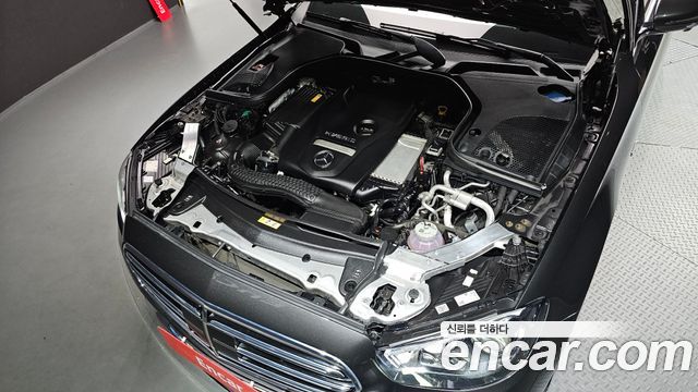 Mercedes-Benz E-Class (W213) E300e 4MATIC Exclusive 2021 — фото 6