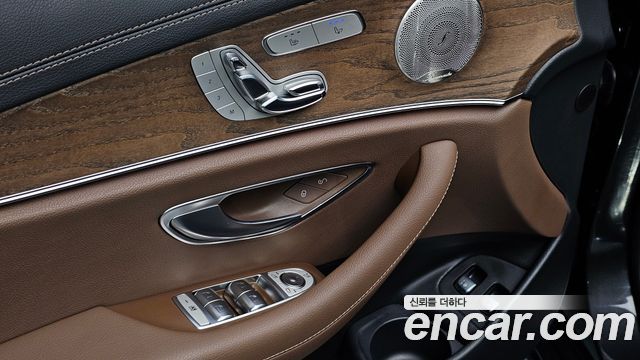 Mercedes-Benz E-Class (W213) E300e 4MATIC Exclusive 2021 — фото 33