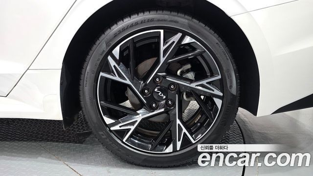 Kia K5 Hybrid (III) Signature 2024 — фото 21