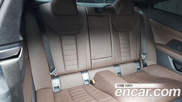 BMW 4 Series (G22) 420i M Sport Performance Coupe 2022 — фото 11
