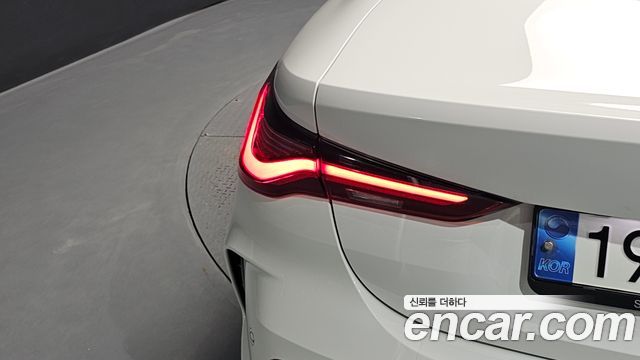 BMW 4 Series (G22) 420i M Sport Performance Coupe 2022 — фото 23