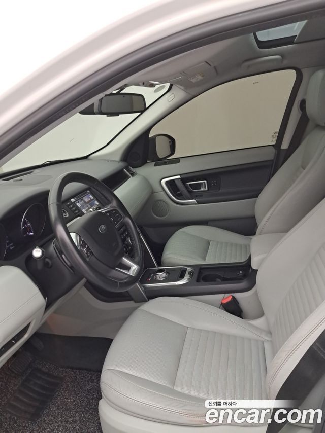 Land Rover Discovery Sport 2.0 TD4 HSE Luxury 2016 — фото 7